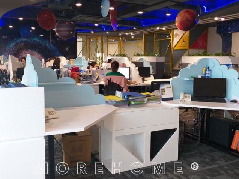 và sang trọng Công ty Nhật Bản đang thi công nội thất văn phòng hiện đại, trẻ trung và sang trọng.